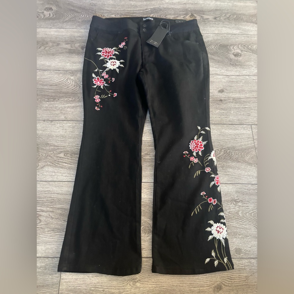 Black Floral Embroidered Wide-Leg Jeans